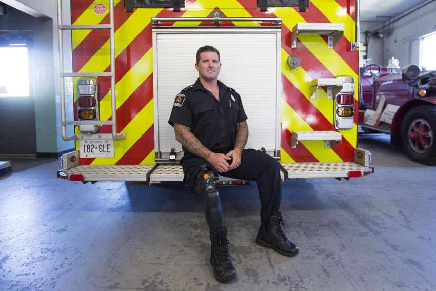 Ο πυροσβέστης του Οντάριο με το προσθετικό πόδι