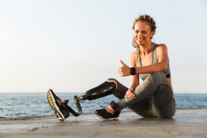 Γυναίκα με προσθετικό πόδι | RehabLine-Χρονόπουλος-Γουγής-Προσθετικά, Κηδεμόνες Σκολίωσης Κύφωσης 