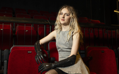 Tilly Lockey: Η Βιονική Έφηβη που Αλλάζει τα Προσθετικά Άκρα
